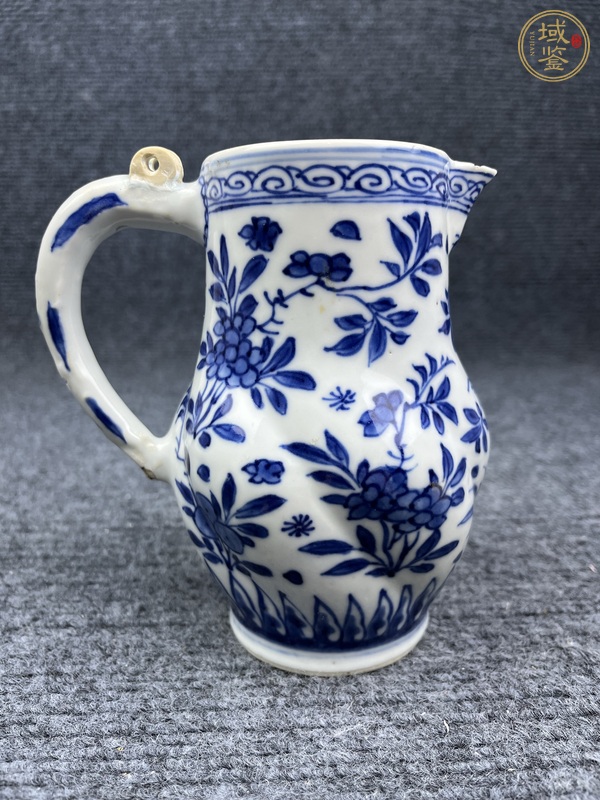 古玩陶瓷青花花卉紋奶壺真品鑒賞圖