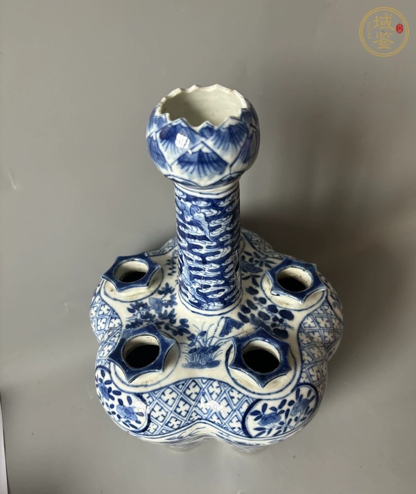 古玩陶瓷龍紋青花五孔花插真品鑒賞圖