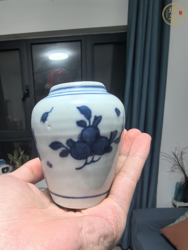 古玩陶瓷花果紋青花罐真品鑒賞圖