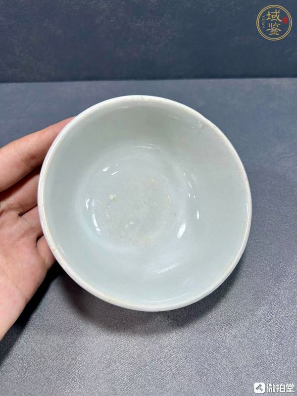 古玩陶瓷霽藍(lán)釉茶碗真品鑒賞圖