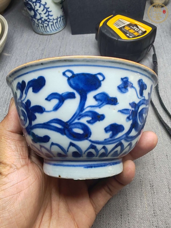 古玩陶瓷青花花卉紋茶碗真品鑒賞圖