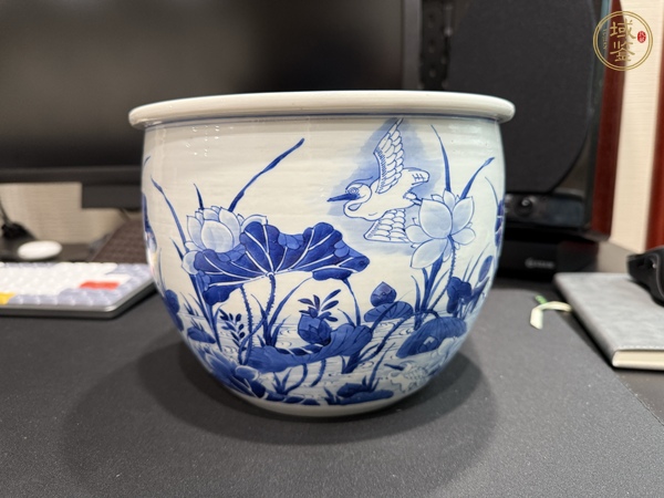 古玩陶瓷花鳥紋青花缸真品鑒賞圖