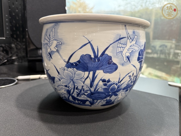 古玩陶瓷花鳥紋青花缸真品鑒賞圖