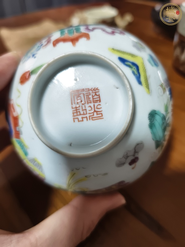 古玩陶瓷粉彩博古清貢圖茶碗真品鑒賞圖