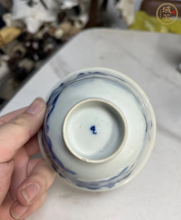 古玩陶瓷青花山水人物紋茶碗真品鑒賞圖