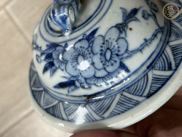 古玩陶瓷青花花卉紋蓋瓶真品鑒賞圖