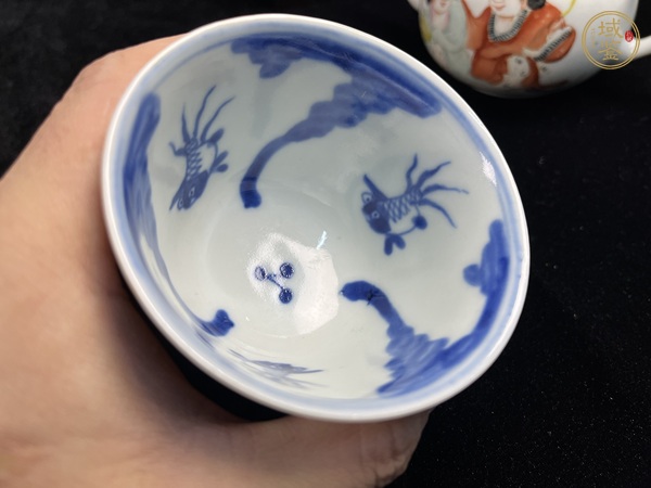 古玩陶瓷外紫金釉內(nèi)青花杯真品鑒賞圖