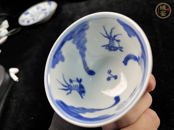 古玩陶瓷外紫金釉內(nèi)青花杯真品鑒賞圖