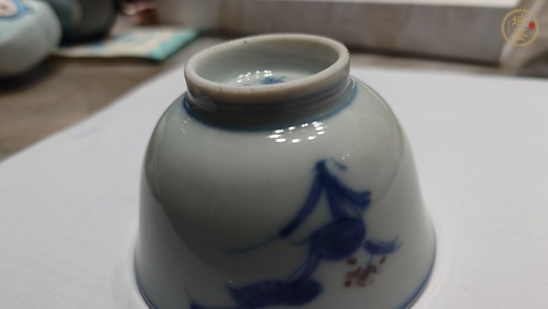 古玩陶瓷青花加紫杯真品鑒賞圖