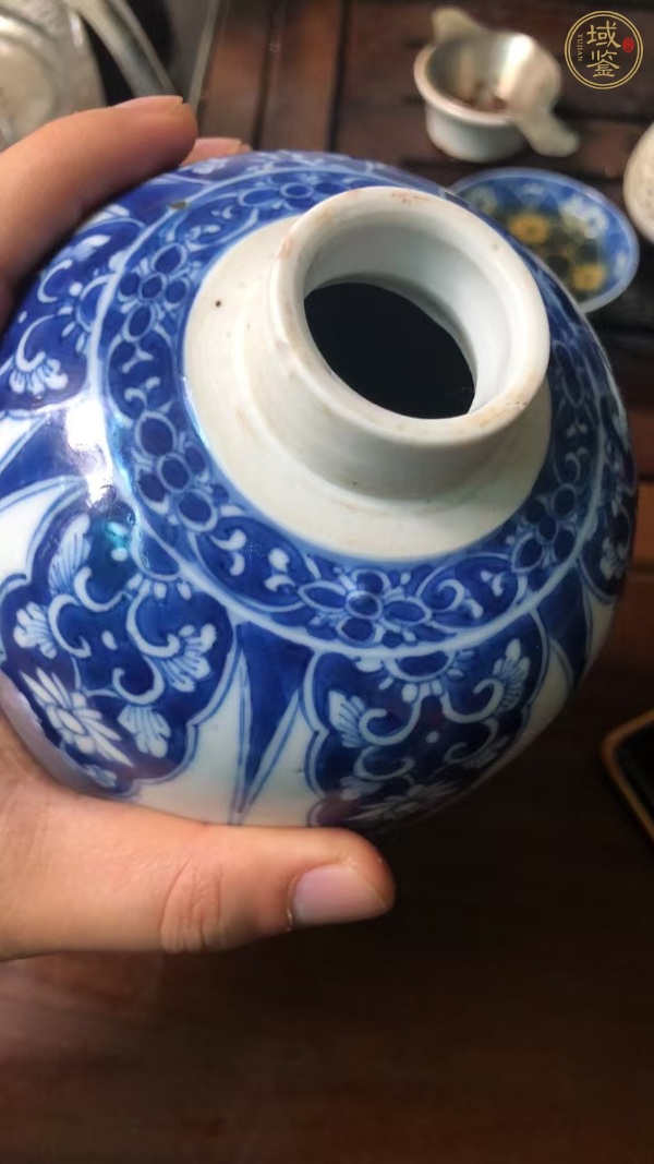 古玩陶瓷花卉紋青花罐真品鑒賞圖