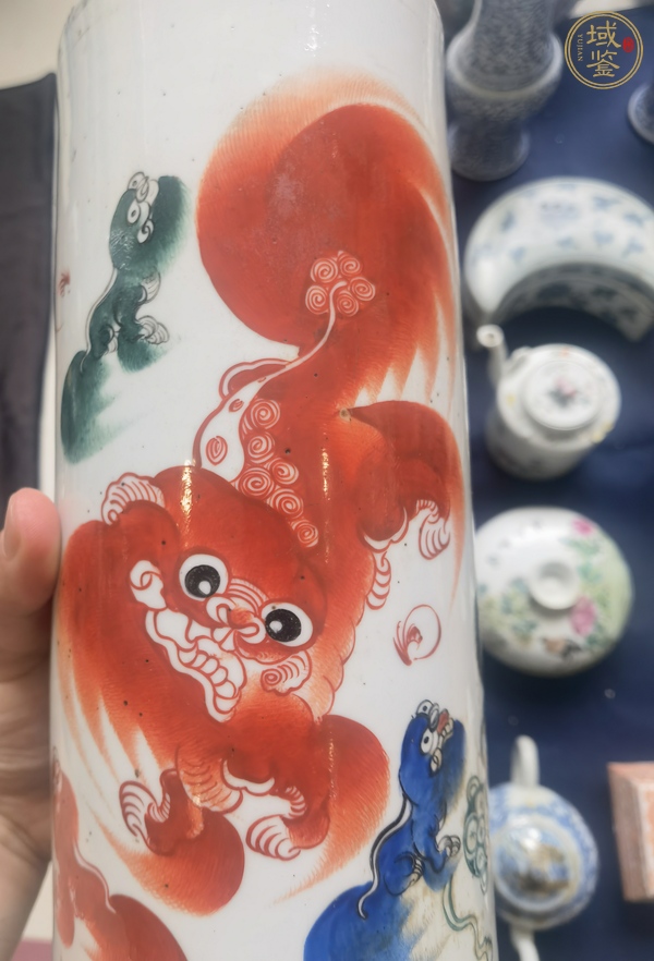 古玩陶瓷油紅彩太獅少保圖帽筒真品鑒賞圖