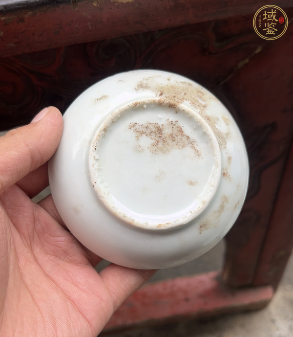 古玩陶瓷德化窯青花花卉紋杯真品鑒賞圖