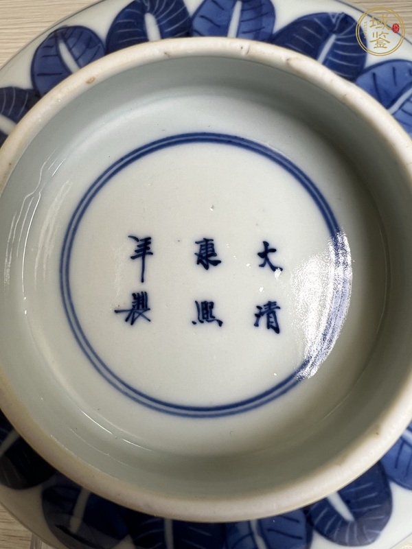 古玩陶瓷青花團(tuán)鶴紋茶碗真品鑒賞圖