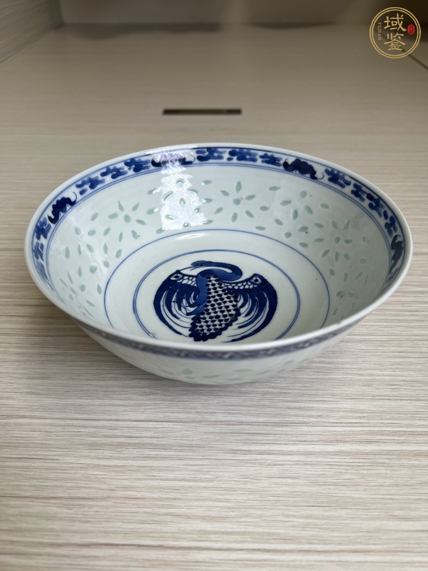 古玩陶瓷青花團(tuán)鶴紋茶碗真品鑒賞圖