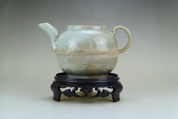 古玩轉(zhuǎn)賣(mài)明代.龍泉窯青瓷哥釉執(zhí)壺(1368年-1644年)拍賣(mài),當(dāng)前價(jià)格0元