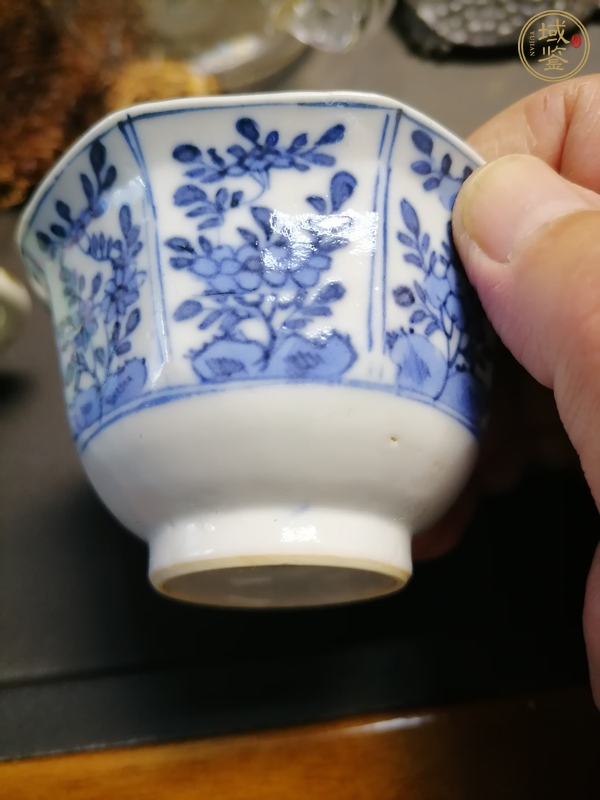 古玩陶瓷青花洞石花卉紋八方杯真品鑒賞圖