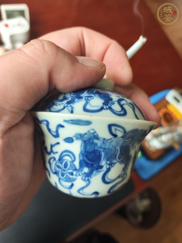 古玩陶瓷青花獅子繡球紋蓋杯真品鑒賞圖