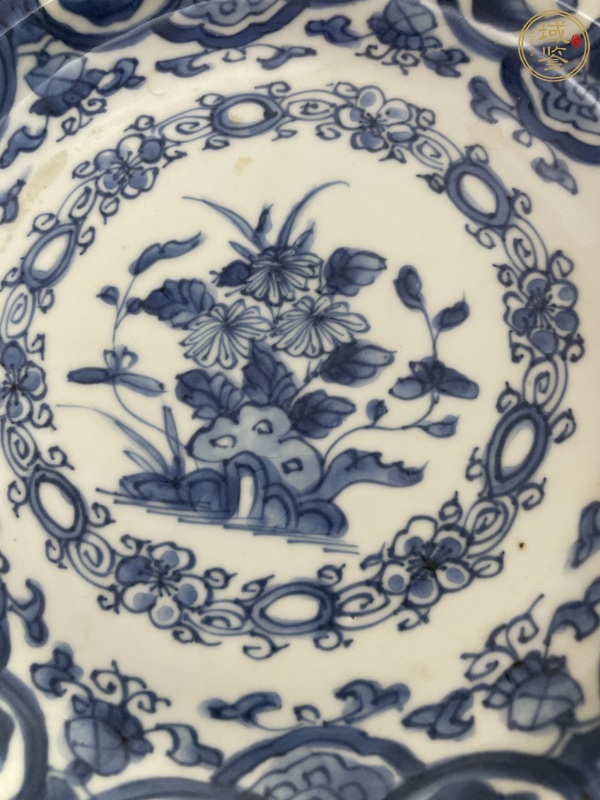 古玩陶瓷青花花卉紋折沿盤真品鑒賞圖