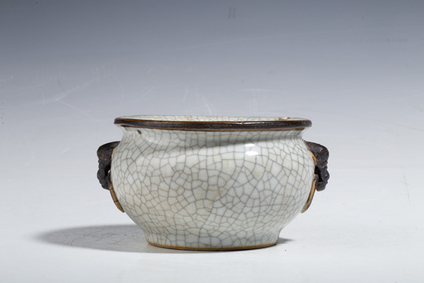 古玩陶瓷(優(yōu)品)清中晚·哥釉獸耳香爐拍賣,當(dāng)前價(jià)格1680元
