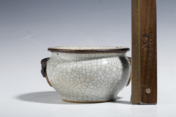 古玩陶瓷(優(yōu)品)清中晚·哥釉獸耳香爐拍賣,當(dāng)前價(jià)格1680元