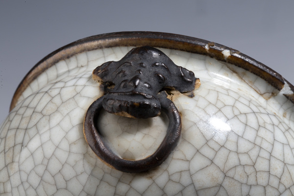 古玩陶瓷(優(yōu)品)清中晚·哥釉獸耳香爐拍賣,當(dāng)前價(jià)格1680元