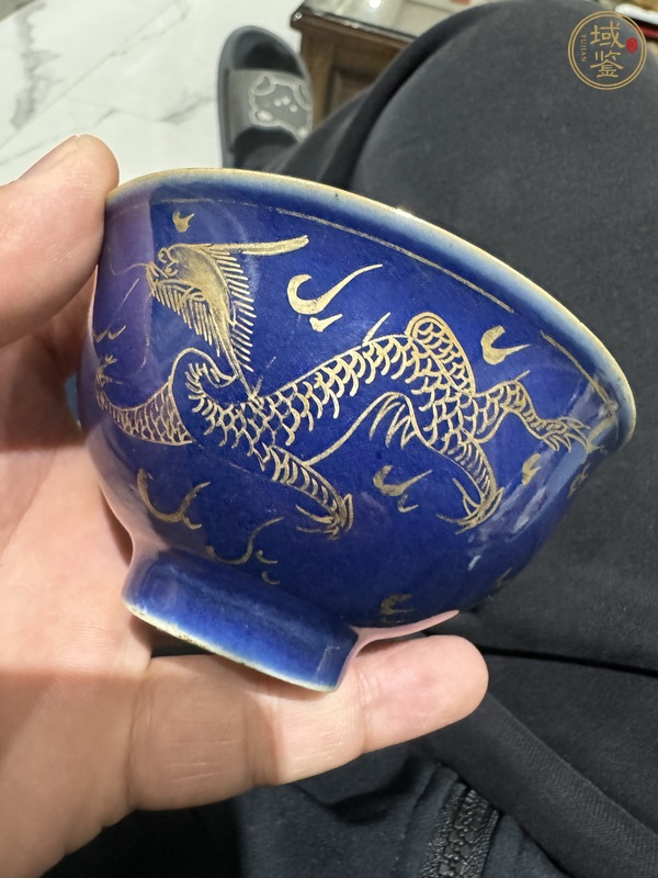 古玩陶瓷霽藍(lán)釉描金龍紋茶圓真品鑒賞圖