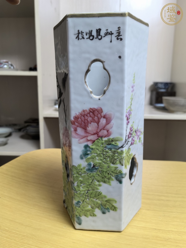 古玩陶瓷淺降花鳥紋六方帽筒真品鑒賞圖