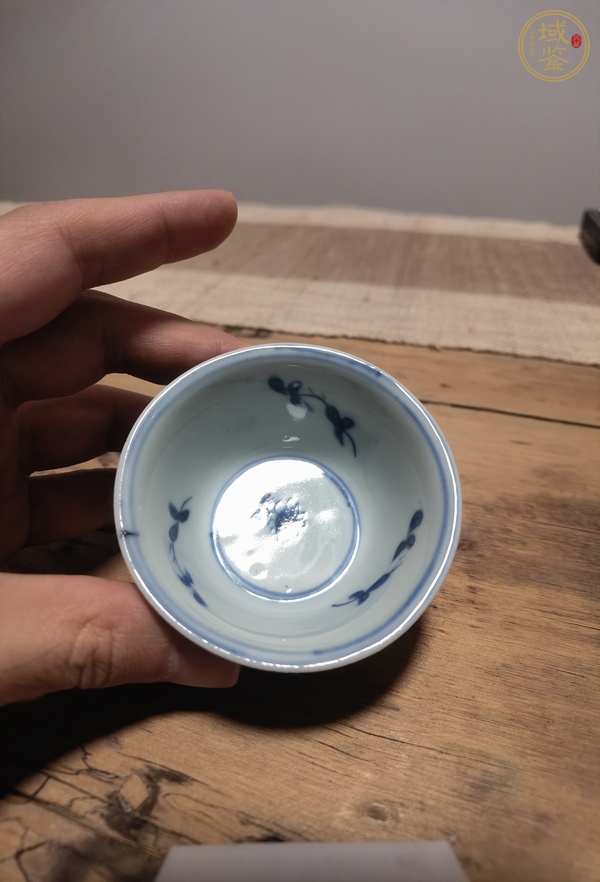 古玩陶瓷青花花卉紋杯真品鑒賞圖