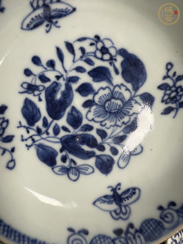 古玩陶瓷花卉紋青花盤真品鑒賞圖