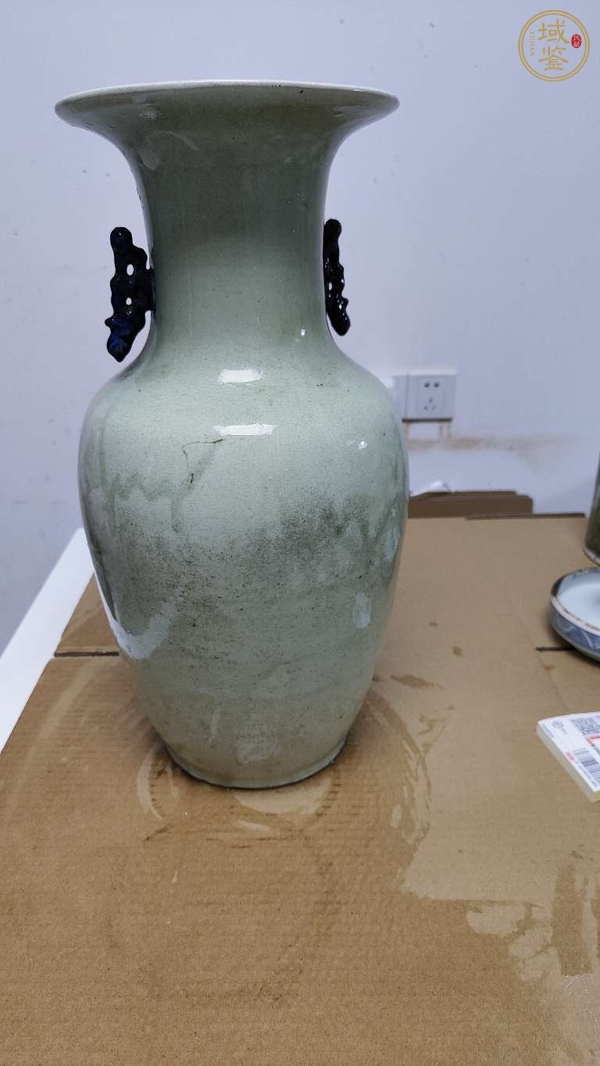 古玩陶瓷豆青釉青花雉雞牡丹圖撇口瓶真品鑒賞圖