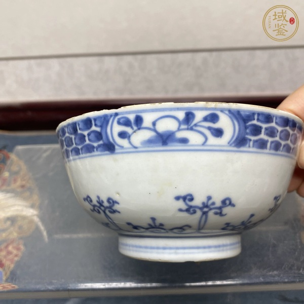 古玩陶瓷青花花卉紋碗真品鑒賞圖