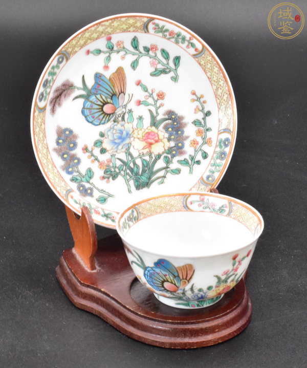 古玩陶瓷粉彩蝶戀花盤碗拍賣，當(dāng)前價(jià)格3500元