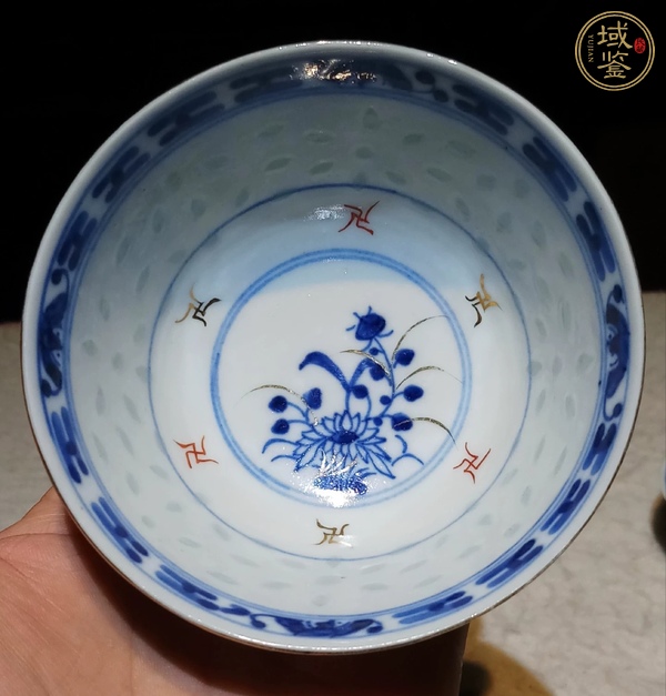 古玩陶瓷玲瓏瓷青花加彩描金蓋杯真品鑒賞圖