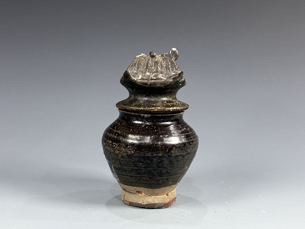 古玩陶瓷元代黑釉寶塔形蓋罐拍賣,當前價格2400元