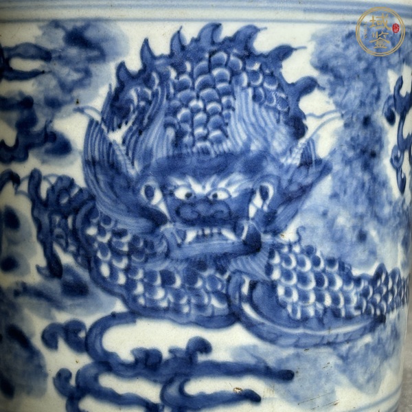 古玩陶瓷青花云龍紋香爐真品鑒賞圖