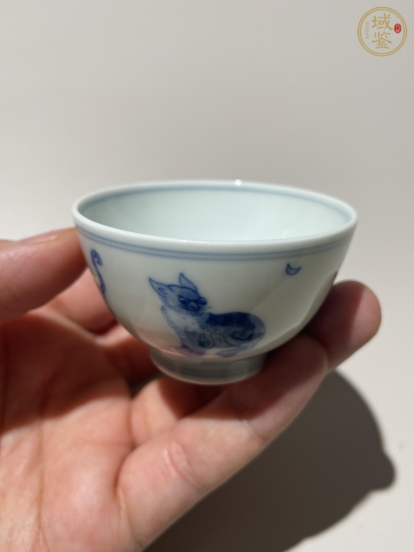 古玩陶瓷貓紋青花杯真品鑒賞圖