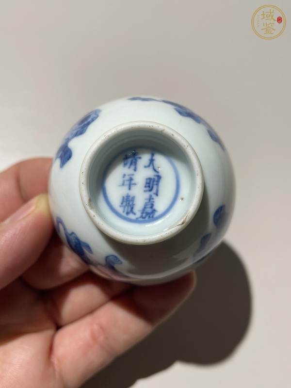 古玩陶瓷貓紋青花杯真品鑒賞圖