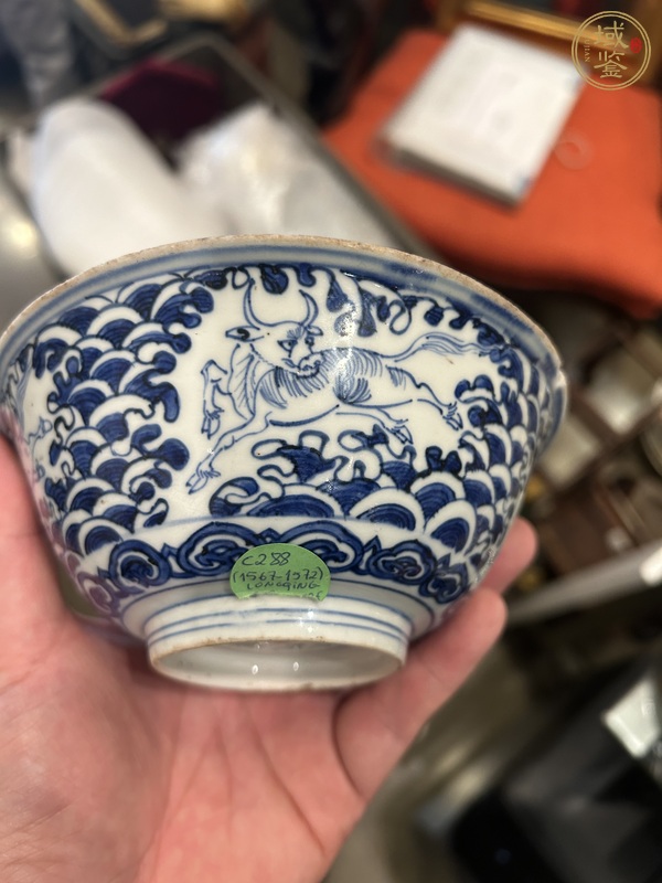 古玩陶瓷青花獅紋碗真品鑒賞圖