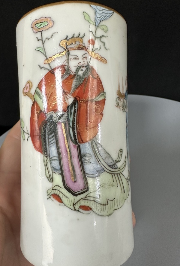 古玩陶瓷清同治-粉彩人物故事筆筒拍賣,當前價格1699元