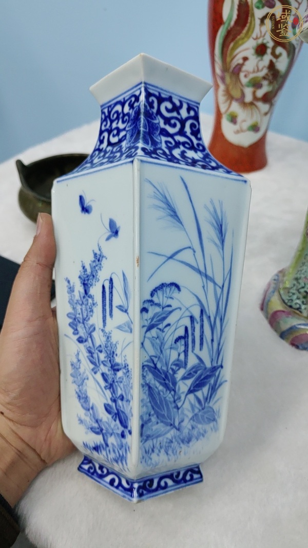 古玩陶瓷青花瓶真品鑒賞圖