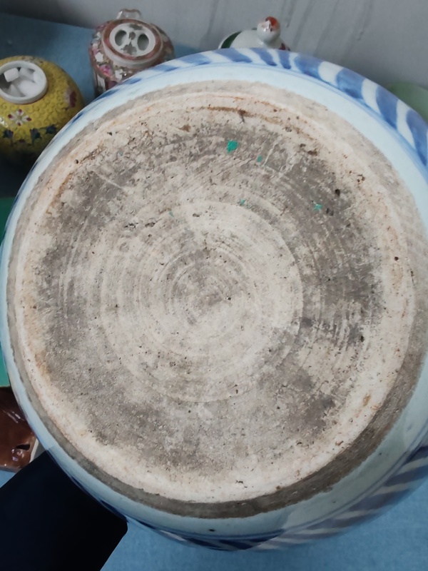 古玩陶瓷清中期青花纏枝花卉紋卷缸拍賣,當(dāng)前價格2280元