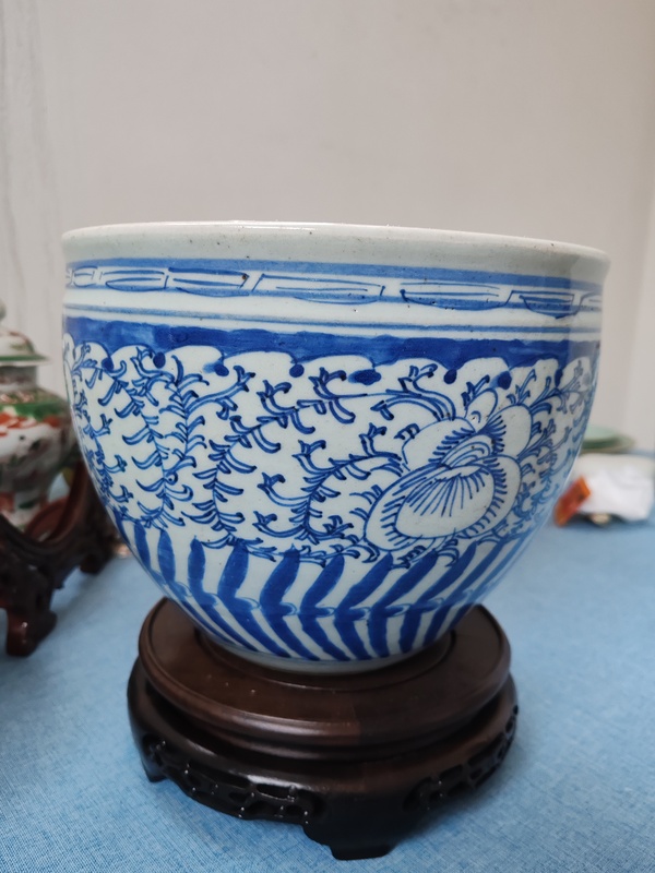 古玩陶瓷清中期青花纏枝花卉紋卷缸拍賣,當(dāng)前價格2280元