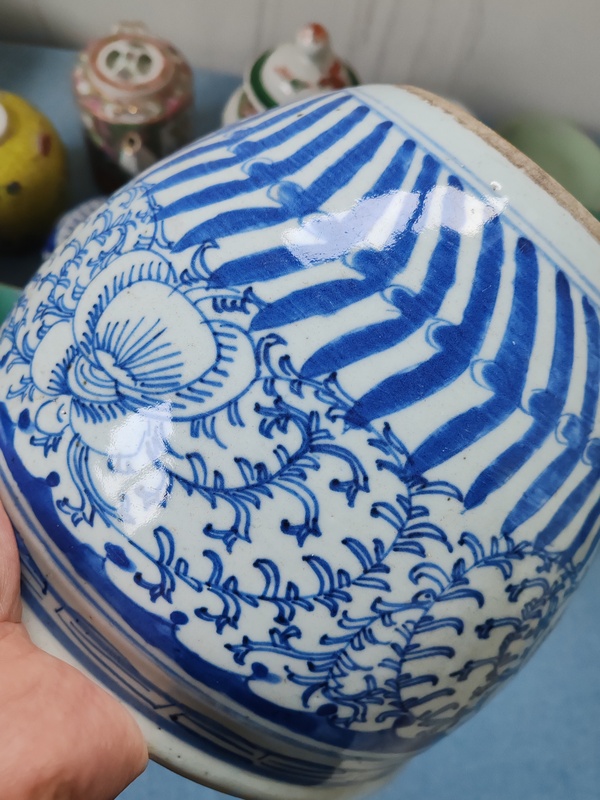 古玩陶瓷清中期青花纏枝花卉紋卷缸拍賣,當(dāng)前價格2280元