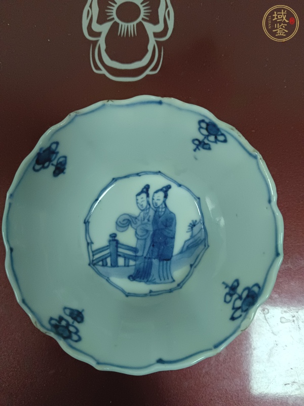 古玩陶瓷康熙青花花口杯真品鑒賞圖