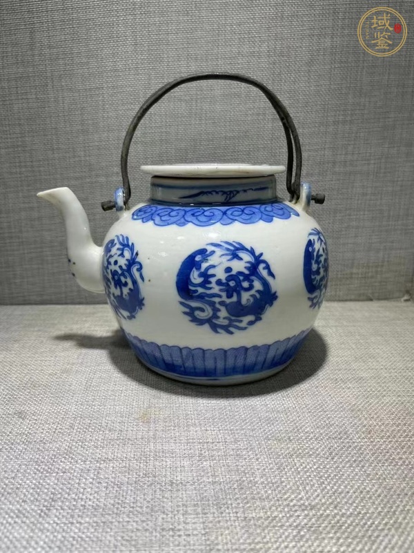 古玩陶瓷青花夔龍紋茶壺真品鑒賞圖