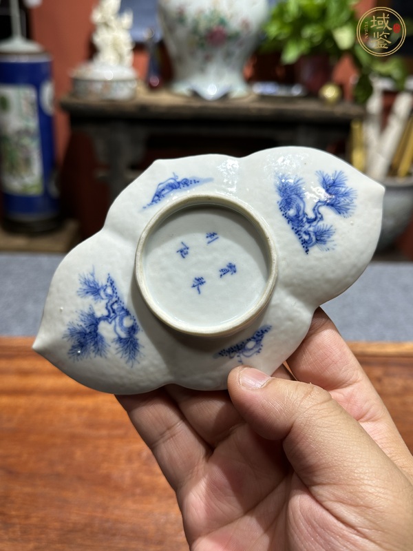 古玩陶瓷清代晚期青花花卉紋茶船真品鑒賞圖