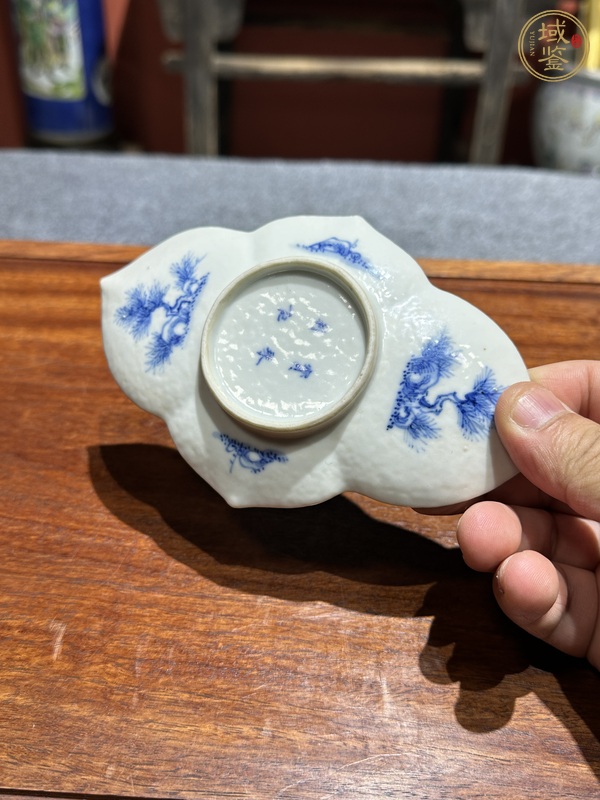 古玩陶瓷清代晚期青花花卉紋茶船真品鑒賞圖