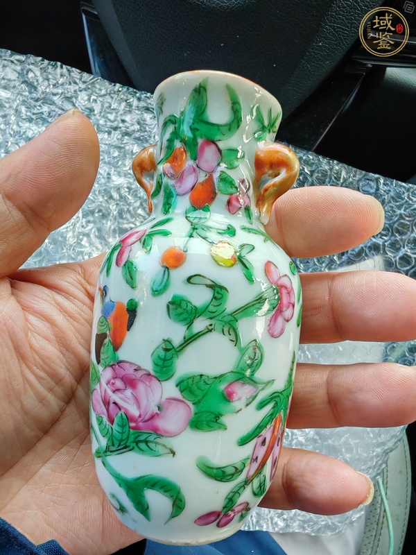 古玩陶瓷廣彩花鳥(niǎo)紋象耳瓶真品鑒賞圖