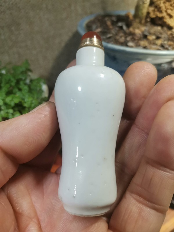 古玩陶瓷晚清甜白釉鼻煙壺拍賣,當前價格1500元