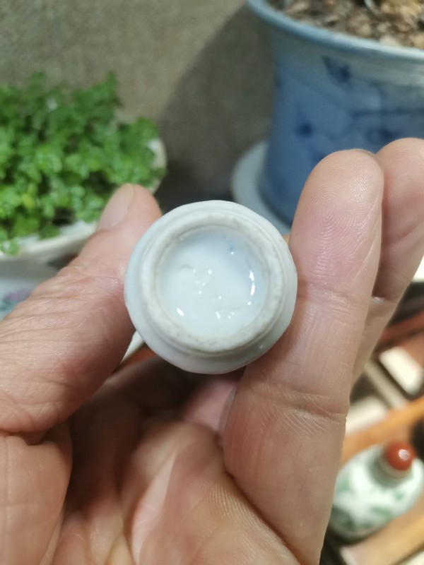古玩陶瓷晚清甜白釉鼻煙壺拍賣,當前價格1500元